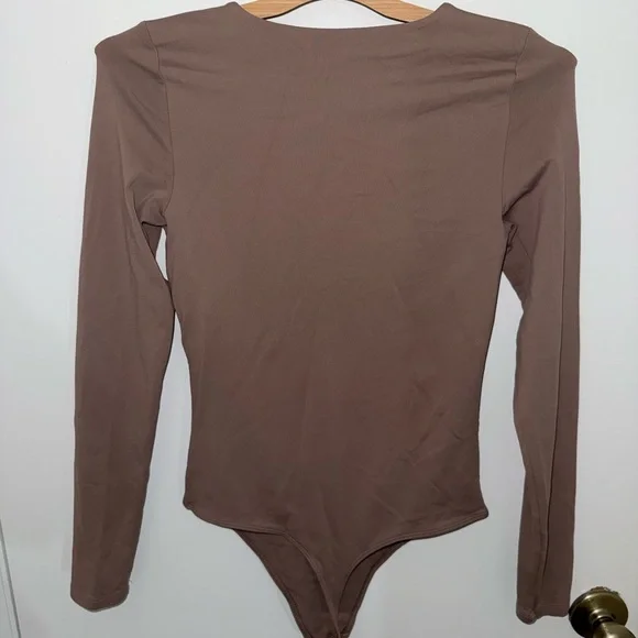 Aritzia Babaton Contour Bodysuit - Taupe - Long Sleeve - Size M - Picture 3 of 4
